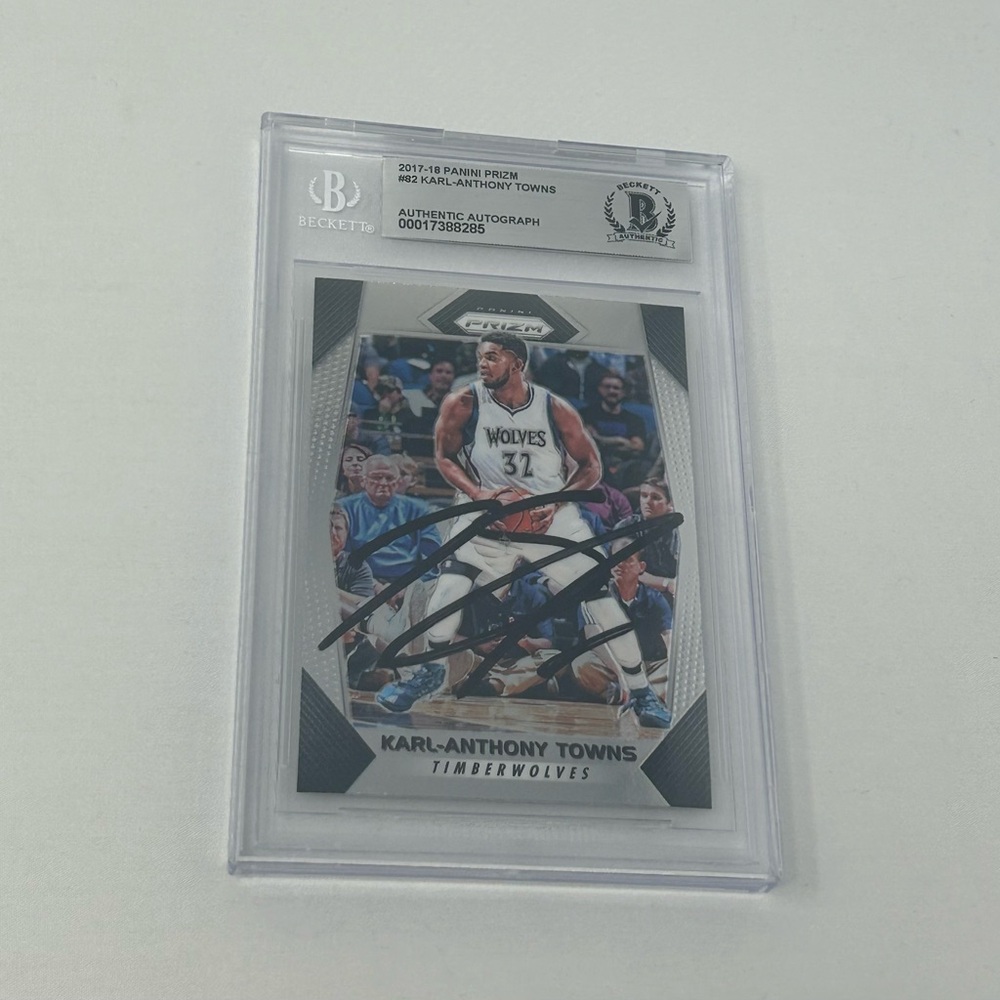 Karl Anthony Towns signed Beckett Encapsulated 2017-18 Prizm‎ Card